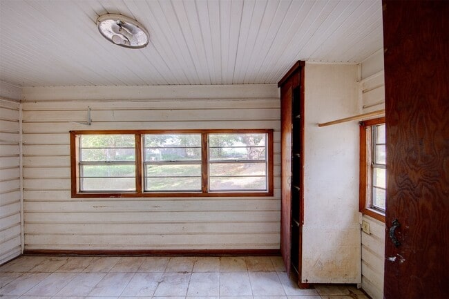 Building Photo - 1418 13th Ave N