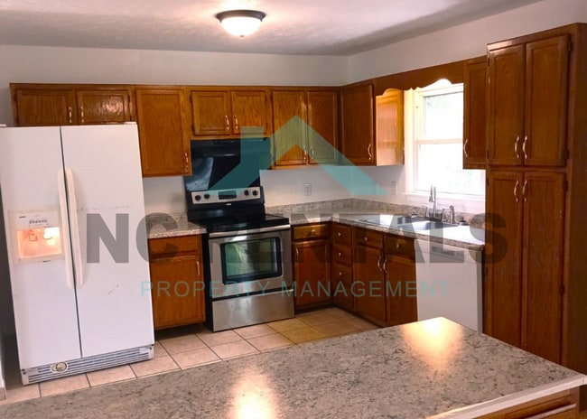 Building Photo - 730 Motor Rd