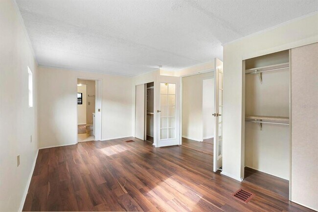 Building Photo - 831 Wolf Trail