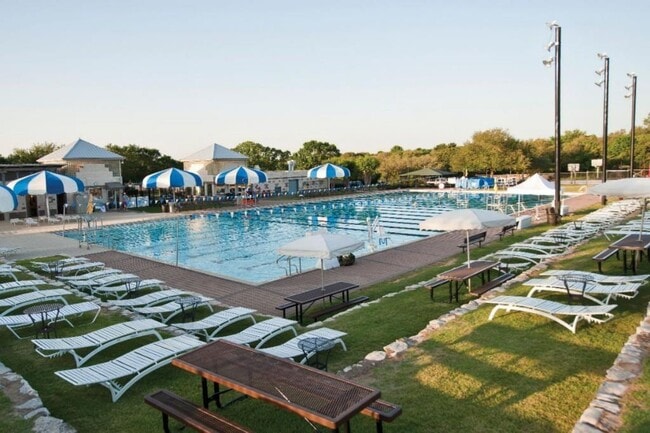 Building Photo - 10733 Maelin Dr