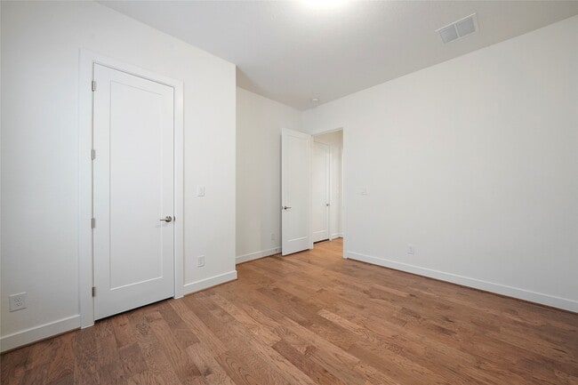 Building Photo - 6 Clearview Terrace Pl