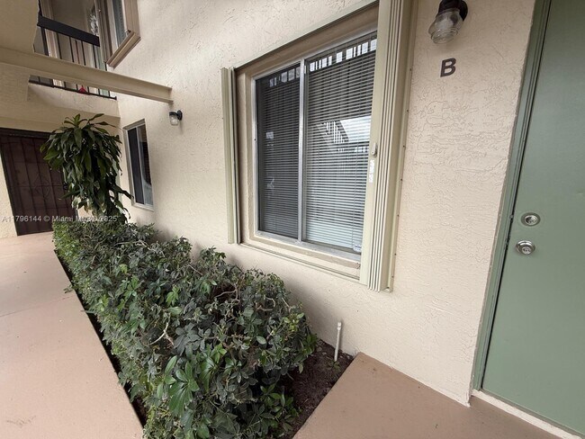 Building Photo - 6272 Chasewood Dr