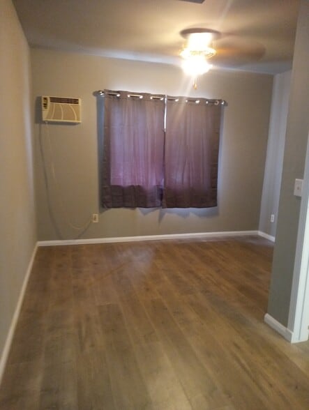 Building Photo - 11619 Archwood St