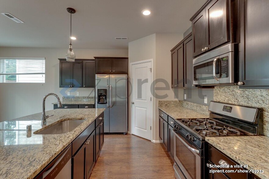 Building Photo - 8624 Adonis Ave NE