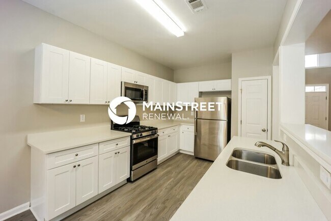 Building Photo - 3 Bedroom Pet-Friendly Home in Atlanta, GA with Main Street Renewal