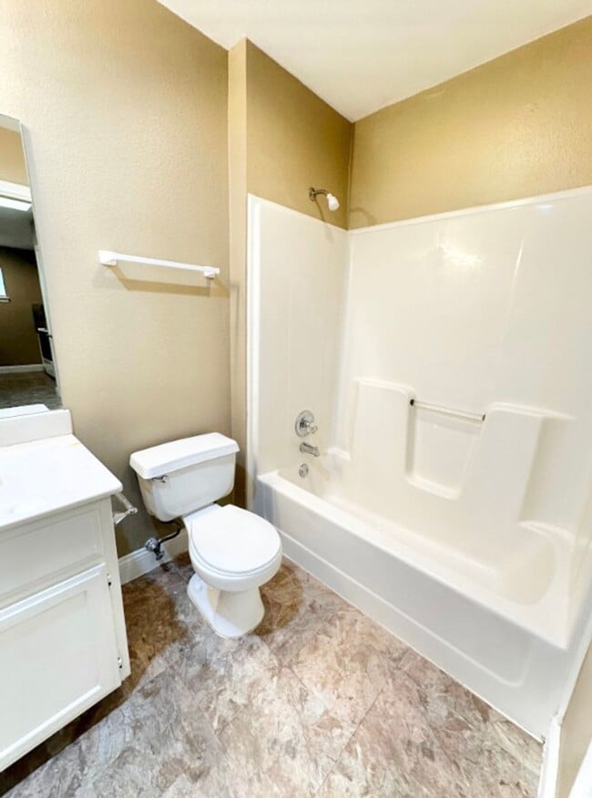 Building Photo - Perfect Student Retreat – Private 1BR Cottage with Washer/Dryer Near UNT