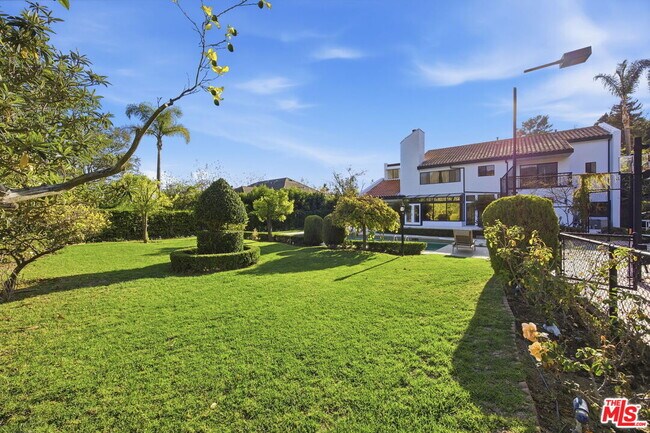 Building Photo - 2846 Royston Pl