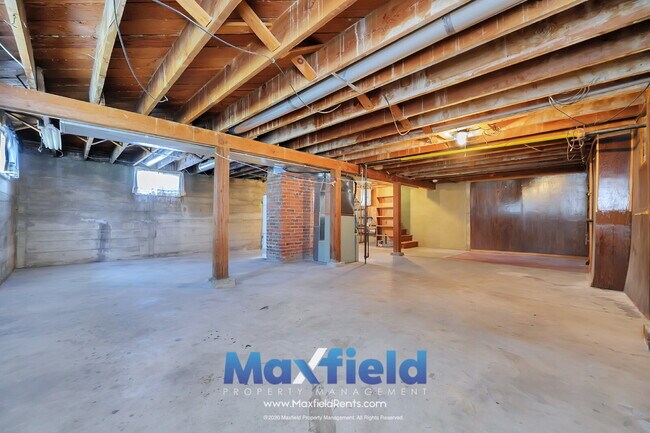 Building Photo - LEASE SPECIAL ! Sugarhouse Bungalow 2 BD 1 BA 1GA - 1500+ sq ft
