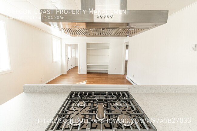 Building Photo - 537 SW 32nd St