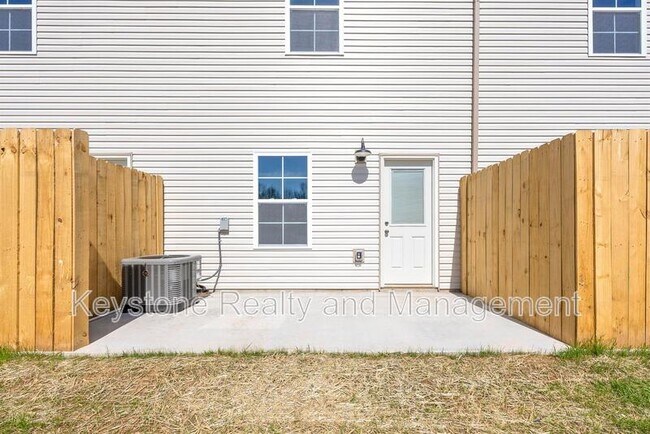 Building Photo - 940 Britton Springs Rd