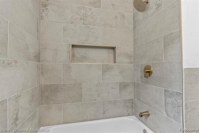 Building Photo - 20558 Oakfield Ave