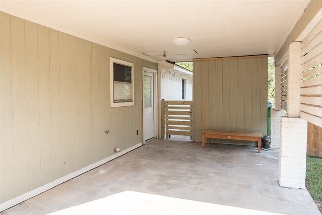 Building Photo - 3213 Heatherwood Dr