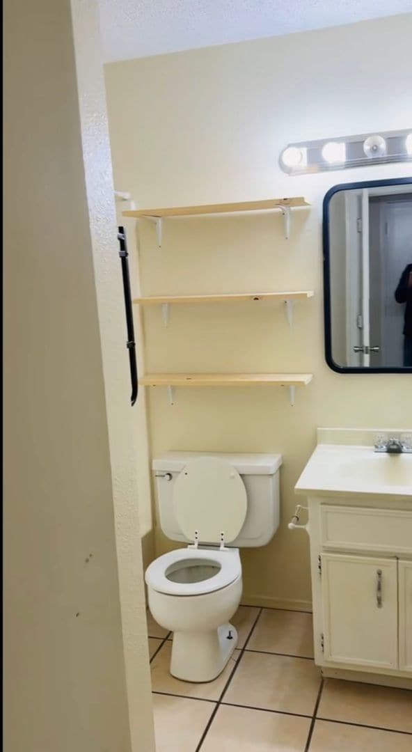 Building Photo - 1/2 OFF FIRST MONTHS RENT! Nice Town-home in Canyon 3 Bedrooms, 2 Bathrooms, 1 Car Garage, Ready ...