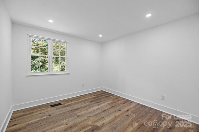 Building Photo - 7120 Clear Crossing Ln