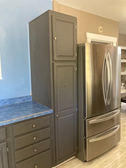 Building Photo - 306 Summit Ave N