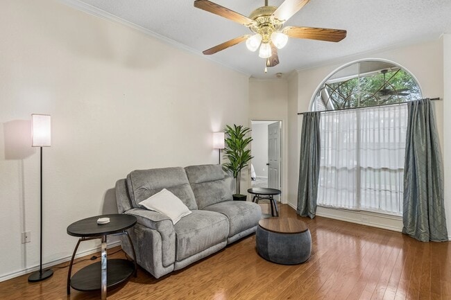 Building Photo - 2205 Kittyhawk Dr