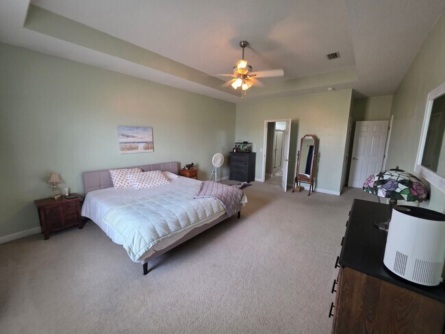 Building Photo - Available March! Non-Furnished Unit!