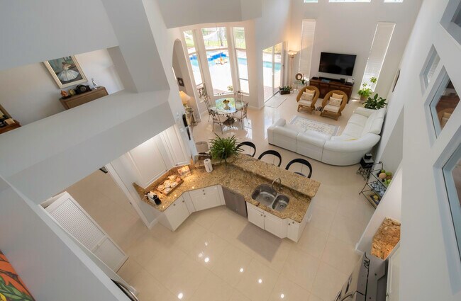 Building Photo - 10849 Bal Harbor Dr