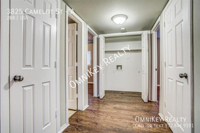 Building Photo - 3825 Camelot St