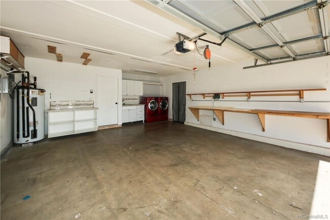 Building Photo - A?eloa, Kapolei - Single Family Home on the Golf Course