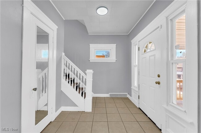 Building Photo - 3138 W 101st St