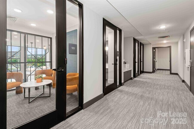 Building Photo - 3305 South Blvd