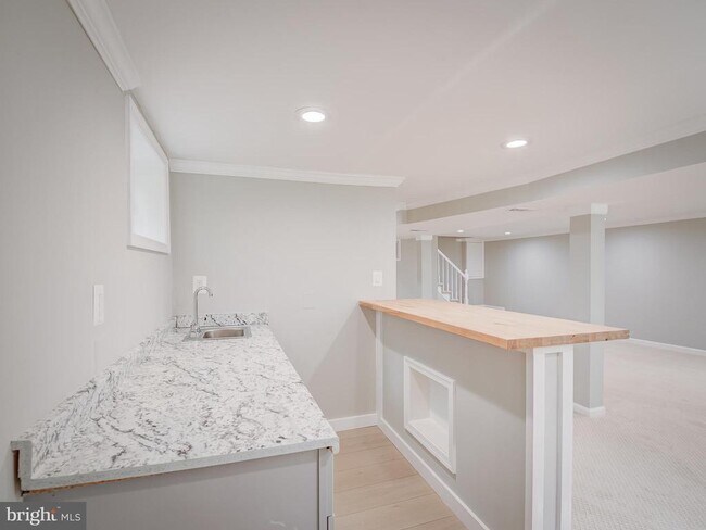 Building Photo - 6812 Landor Ln