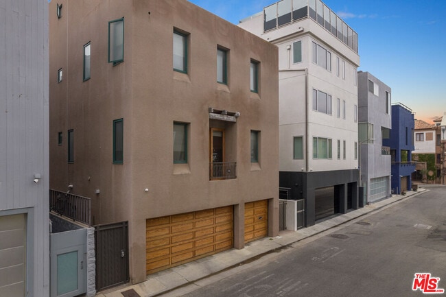 Building Photo - 4115 Roma Ct