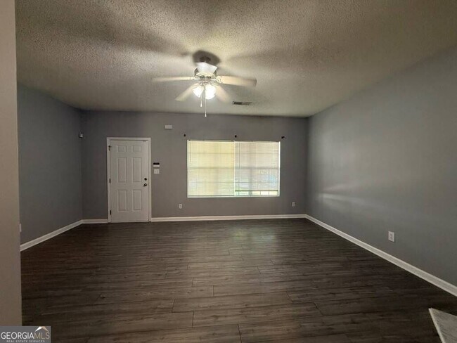 Building Photo - 1759 Glen View Way