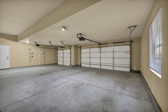 Building Photo - 6328 Windy Meadow Dr