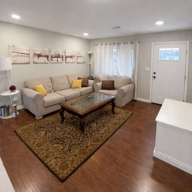 LIVING ROOM - 3412 Camellia Cir