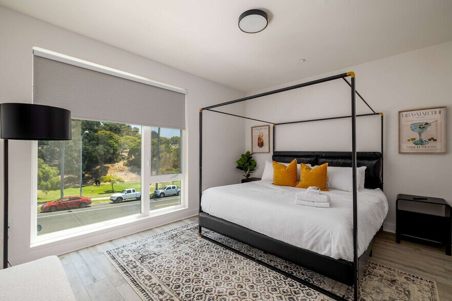 Building Photo - 551 Hawthorn St