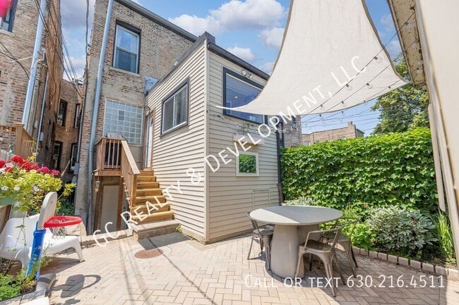 Building Photo - 4449 S Ellis Ave