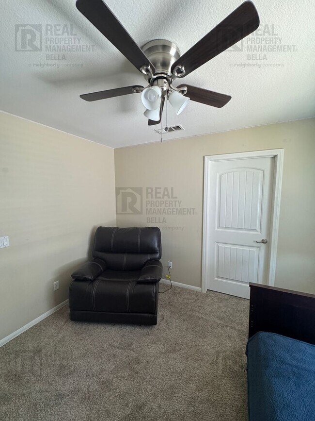 Building Photo - Resort-Style Living in Spencer’s Crossing ...