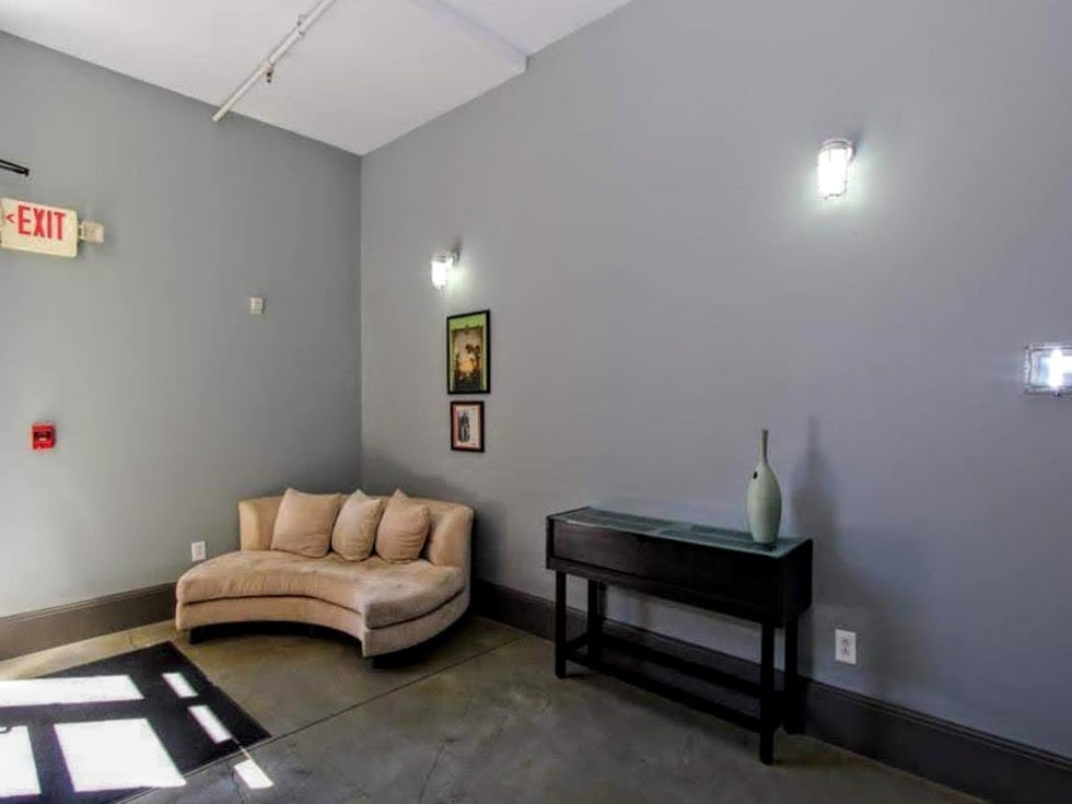 Building Photo - 1207 Vine St