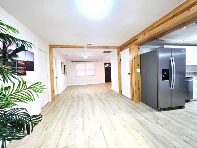 Building Photo - Vero Beach Rentals. Vero Beach Rent, LLC and Property Management Company