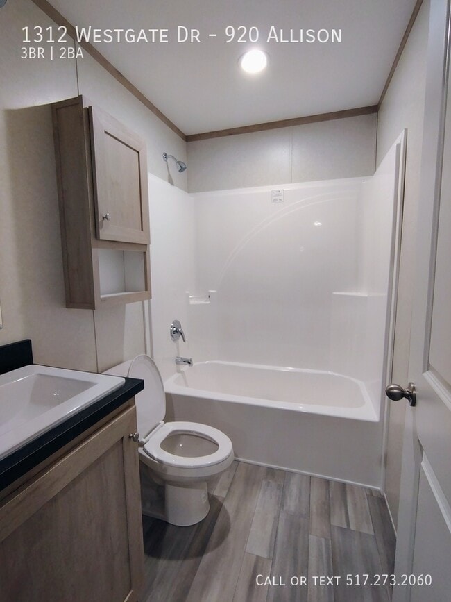 Building Photo - 1312 Westgate Dr