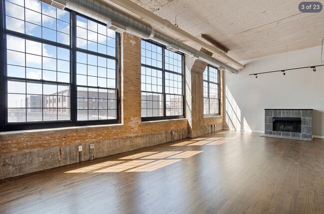 Building Photo - Incredible 2 Bedroom 2 Bath West Loop, Chicago Penthouse Condo for Lease