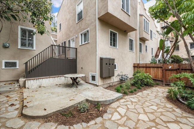 Building Photo - Emmet Terrace Triplex
