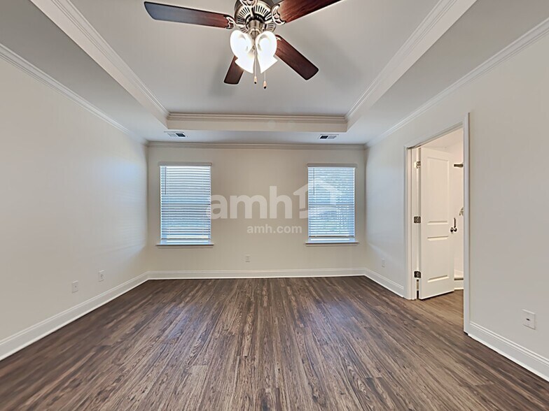 Building Photo - 338 Azore Way