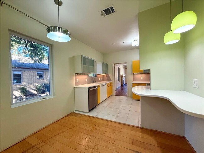 Building Photo - 3100 Wheeler St