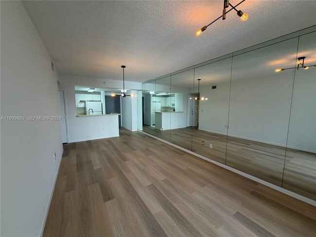 Building Photo - 185 SE 14th Terrace