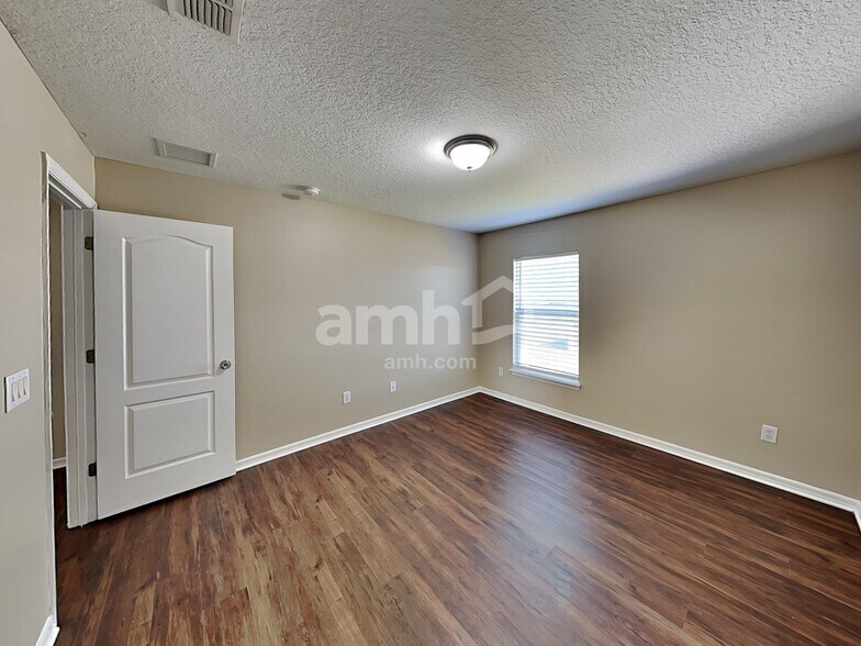 Building Photo - 366 Cabana View Way