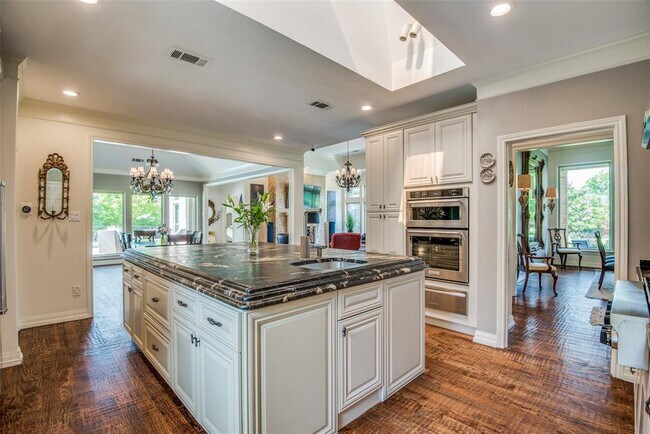 Building Photo - 5812 Richwater Dr