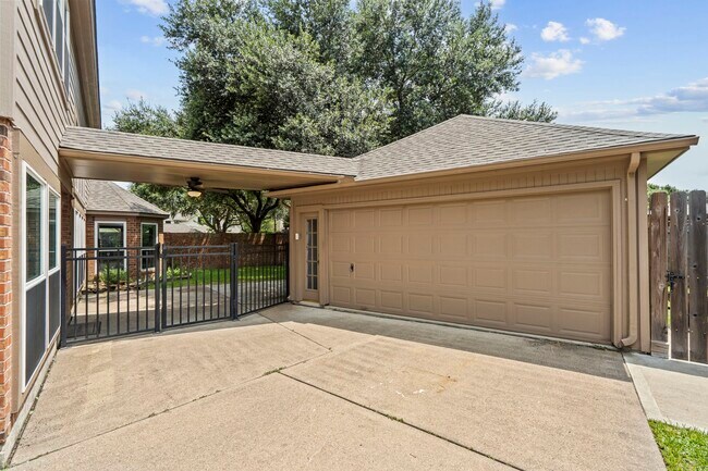 Building Photo - 2210 Bay Haven Way
