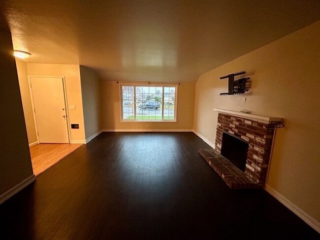 Building Photo - 1653 Los Gatos Way