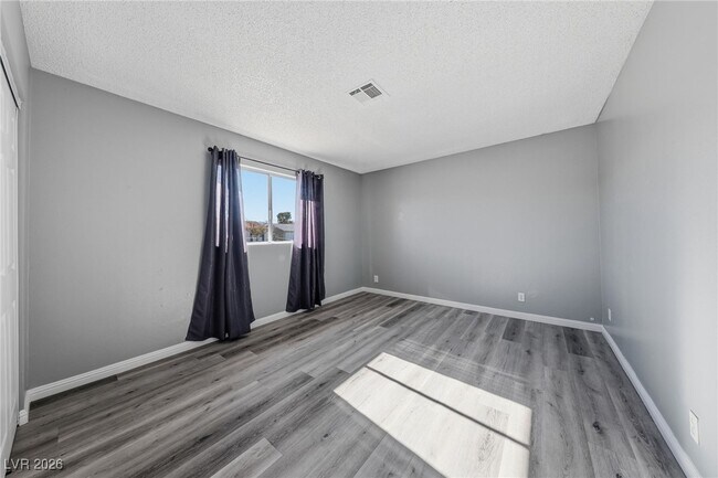 Building Photo - 251 Meyers Ave