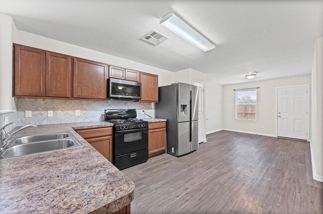 Building Photo - 1722 Ramsay Way