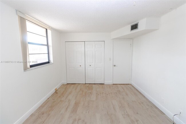 Building Photo - 3100 N Pine Island Rd