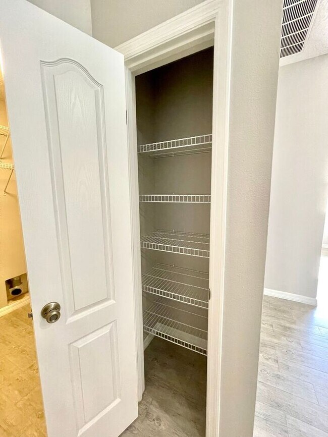 Building Photo - Gorgeous 3/2 Pool Home in Apopka's Parkside at Errol Estate!